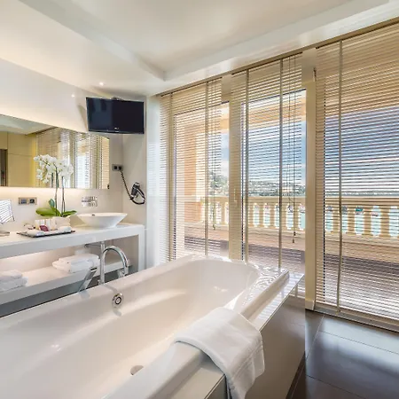 Hotel Monte-carlo Bay & 4*