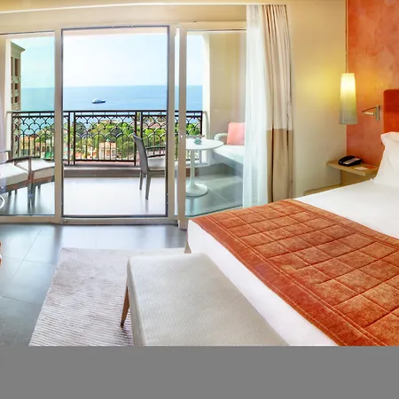 Monte-carlo Bay &