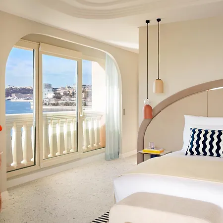 Monte-carlo Bay &